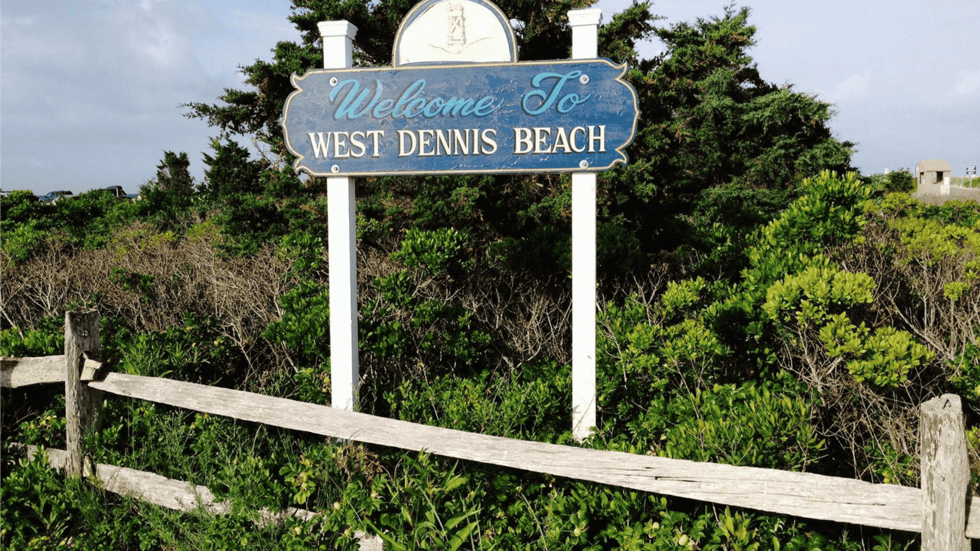 Amenities & Visitor Information About West Dennis Beach
