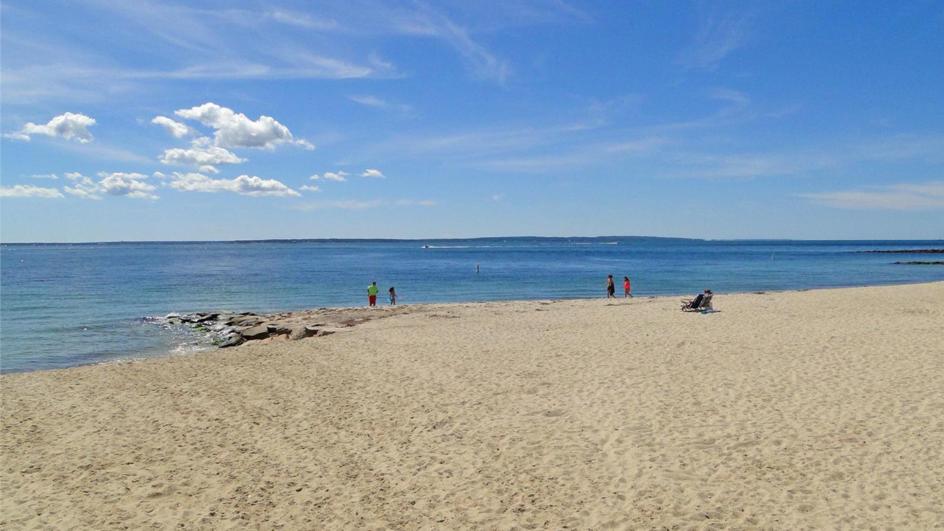 Is Falmouth Heights Beach Worth Visiting?
