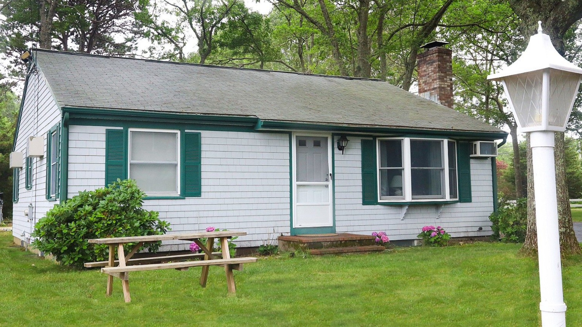 Waterfront Cottage in Falmouth Upper Cape