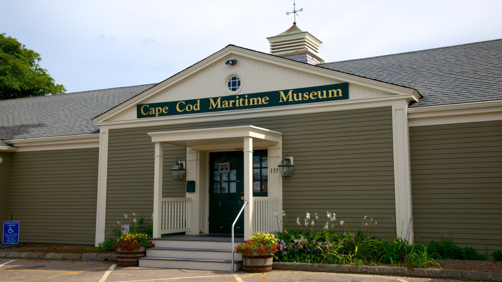 Where Is the Cape Cod Maritime Museum?